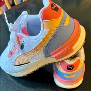 PUMA- Like New- Soft foam, optimal comfort, retro style Sz 8.5
